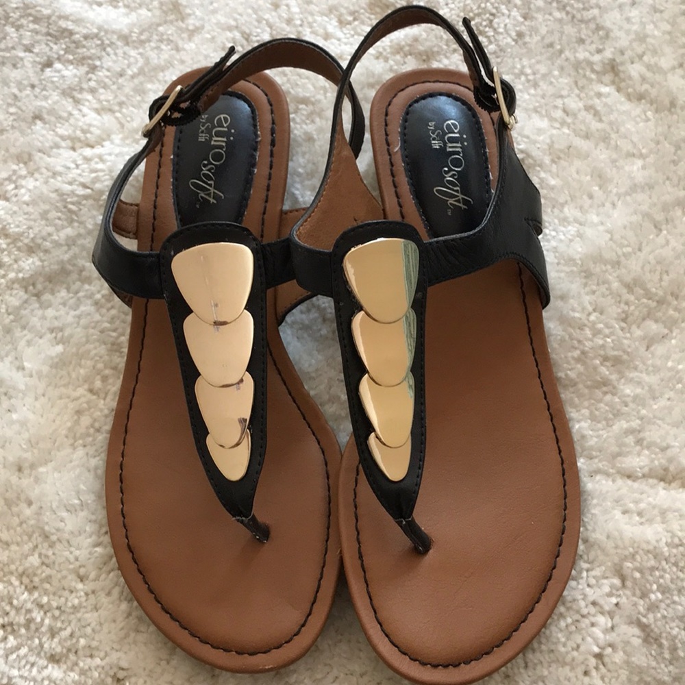 Mika sandals